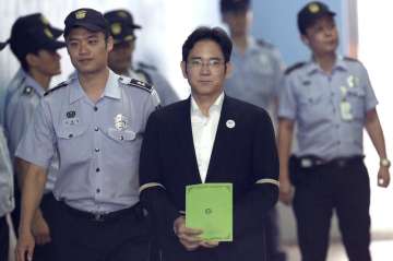 The court sentenced Lee to 5 years in jail for bribery and other crimes