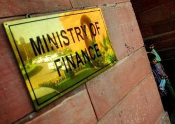 Government keeps option of financial stimulus open