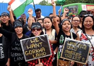 Gorkha Janmukti Morcha withdraws Darjeeling shutdown