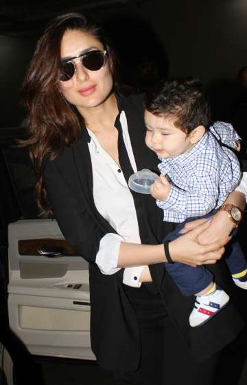  Kareena Kapoor with son Taimur