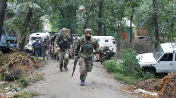 Three security personnel injured in grenade attack in Kashmir 