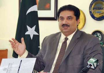 Pak Defence Min threatens 'robust response' to India's 'aggression' on LoC