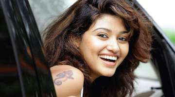 Bigg Boss Tamil, Oviya