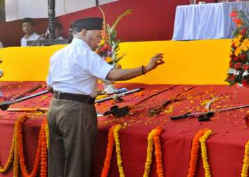 Mohan Bhagwat perform Shastra Puja on the occasion of Vijay Dashmi