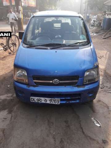 Arvind Kejriwal's blue Wagon R car.