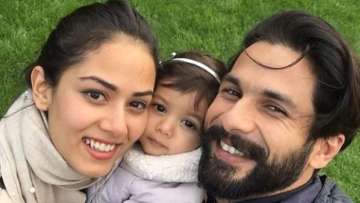 Can you guess what Mira Rajput has as her wallpaper on phone? Check picture 