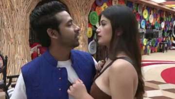 Bigg Boss 11 to shift to 11 pm because of Puneesh Sharma and Bandgi Kalra’s romance