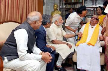 PM Modi meets Karunanidhi, DMK terms visit a 'courtesy call'