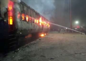 Amrapali Express' coach gutted in fire at Katihar Junction in Bihar 