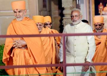 PM Modi visits Akshardham temple in Gandhinagar 