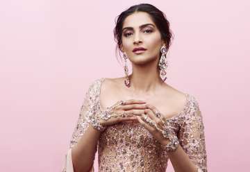 Sonam Kapoor gets body-shamed for wearing bikini