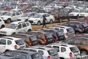 Vehicle parking in Delhi