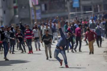 Stone pelting in Kashmir