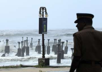 Cyclone Ockhi likely to weaken, says IMD; predicts heavy rain Andhra Pradesh and Tamil Nadu 