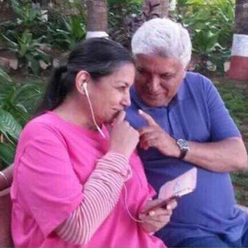 Javed Akhtar-Shabana Azmi celebrate 33 years of togetherness