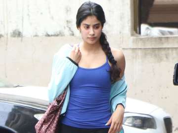 Janhvi Kapoor on how to get perfect abs goes viral