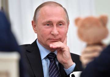 Russia: Vladimir Putin to seek re-election as an independent