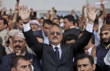 Former President Ali Abdullah Saleh, Yemen’s most powerful leader, who played a central role in the country’s civil war, has been killed, according to several Yemeni officials and a militias’ video which showed the man dressed in a dark suit, motionless, and carried in a blanket. 