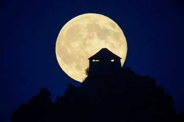 Skywatchers in for treat as ‘supermoon’ to brighten up skies tonight 
