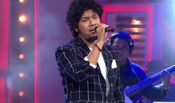 papon kiss controversy