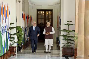 PM Modi will personally receive Netanyahu at Ahmedabad airport