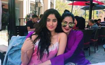 Jhanvi Kapoor with Sridevi (PC: Instagram/ Sridevi)