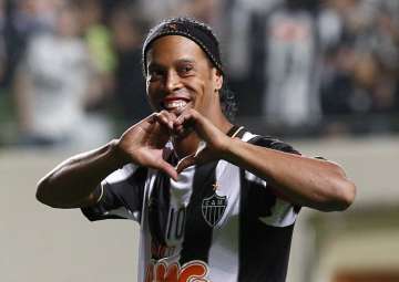 Ronaldinho retires from professional football