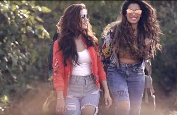 rubina dilaik srishty rode music video