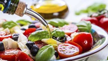 Keep heart diseases at bay with vegetarian, Mediterranean diet  