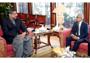 Maldives Foreign Minister Mohamed Asim and Prime Minister Shahid Khaqan Abbasi