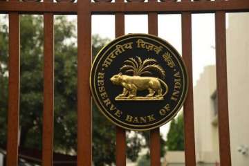 RBI keeps key policy rate unchanged at 6%, lowers economic growth to 6.6% for 2017-18