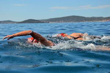 Sea swimming may lead to stomach flu, ear aches