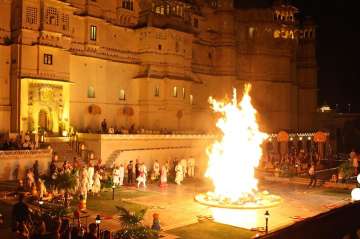 Holika Dahan 2018 Puja Vidhi Muhurta