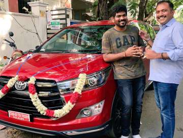 Thaanaa Serndha Kootam actor Suriya surprises Vignesh Shivan by gifting a car