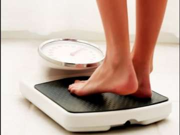 Refrain from dieting, eat regularly to sustain weight loss