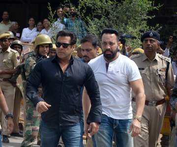 Bollywood actor Salman Khan arrives at the court to hear the verdict in decades-old black buck poaching case, in Jodhpur on Thursday.
?