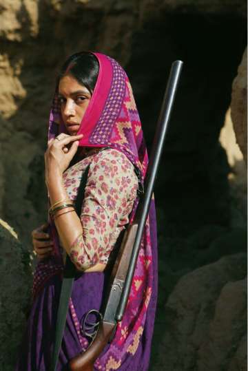 Son Chiriya new poster: Bhumi Pednekar as a rural woman with a gun on her shoulder looks fierce