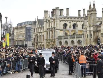 Hundreds line Cambridge streets to bid Stephen Hawking adieu