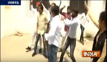 Protesters hurled tomatoes, eggs at UP Minister's residence