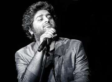 Singer Divya Kumar appreciates Arijit Singh on his birthday, calls him God