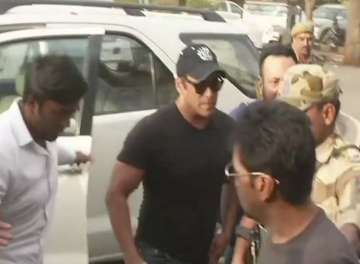Salman Khan released from Jodhpur jail