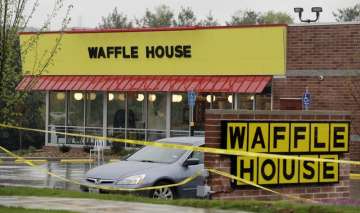 4 dead in Waffle House shooting in Tennessee; suspect sought