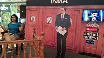 India TV audience get photographed  as 'celebrity guests' with 'Rajat Sharma in Aap Ki Adalat'