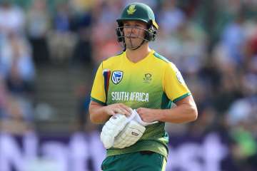 AB de Villiers announces retirement