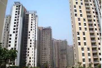 Gurgaon apartment lift falls