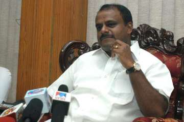 BJP offering Rs 100 crore, cabinet seats to JD(S) MLAs to switch sides, alleges Kumaraswamy