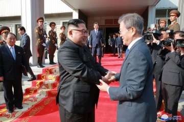 Moon said North Korea and the United States will soon start working-level talks to prepare for the Kim-Trump summit.?