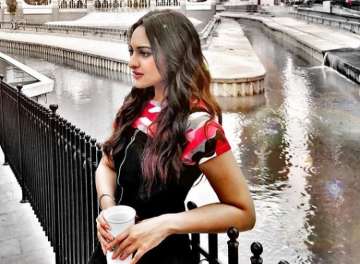 Sonakshi Sinha takes a 24-hour trip to India from Malaysia