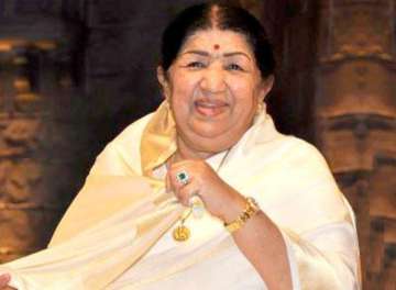 Lata Mangeshkar remembers her mother on mother's day