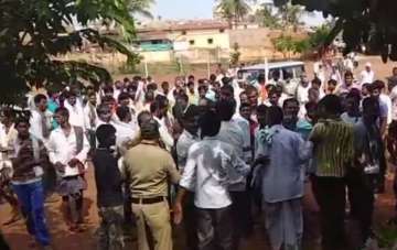 Karnataka Assembly Elections 2018 LIVE: Political slugfest, clashes, faulty EVMs mark single phase v